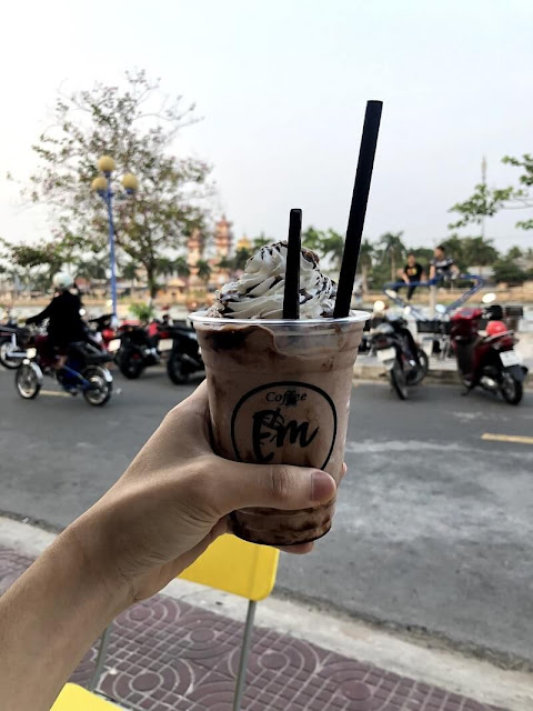 Em's Coffee & Milk Tea