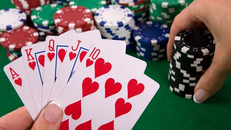 Phá Sảnh Là Gì Trong Poker? Mẹo Sử Dụng Thùng Phá Sảnh