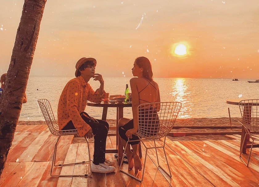 Check-in sang trọng tại Shri Beach Club