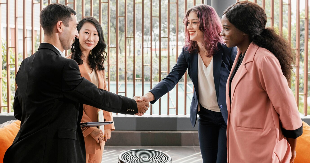 Khách hàng mục tiêu là gì? Cách xác định Target Customer