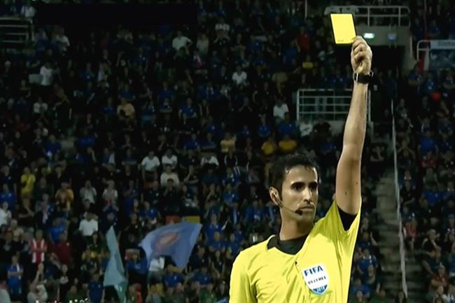 Thẻ vàng là gì? Giải mã khái niệm thẻ vàng trong bóng đá