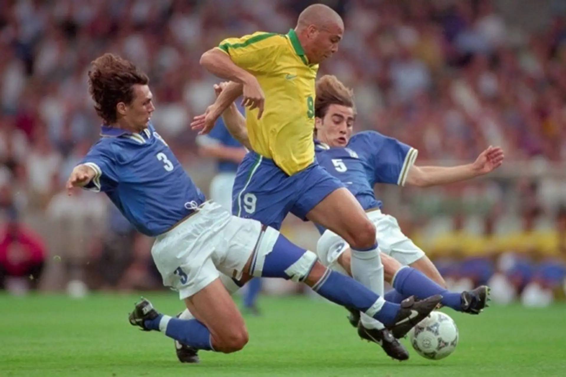 ST là gì trong bóng đá và vai trò quan trọng của vị trí tiền đạo cắm hiện  đại